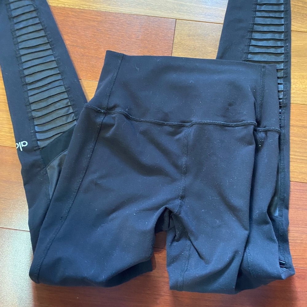 Alo yoga high waisted Moto leggings